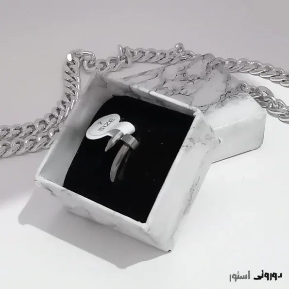 انگشتر میخ از برند کارتیر